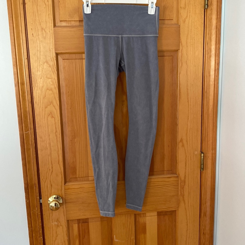 Lulu lemon wunder under leggings; size 4 charcoal color